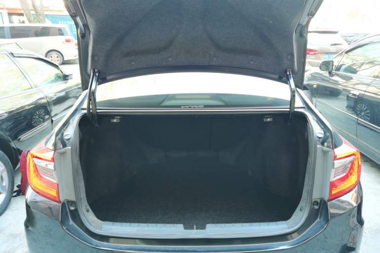 Used Honda Crider 2013 1.8L automatic luxury edition
