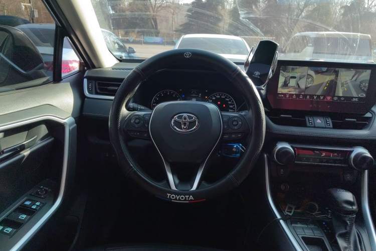 Used Toyota Wildlander 2024 2.0L CVT Two-Wheel Drive Leading Edition