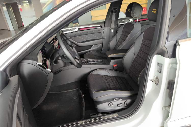 Used Volkswagen FAW-Volkswagen CC 2024 380TSI Striking Edition
