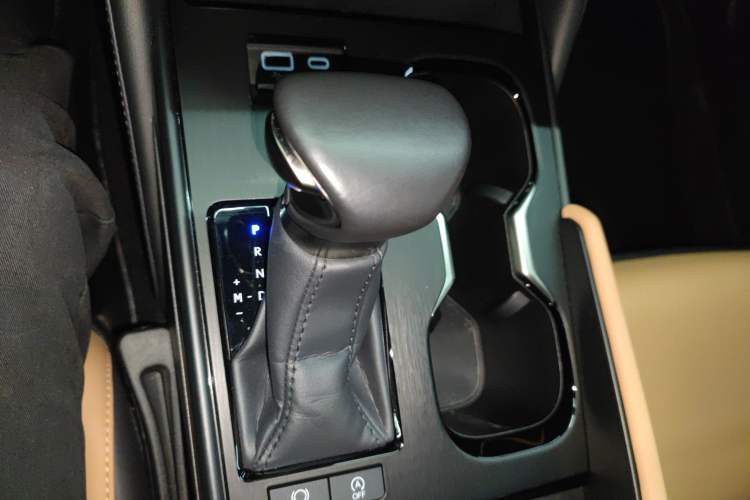 Used Lexus ES 2023 200 Excellence Edition
