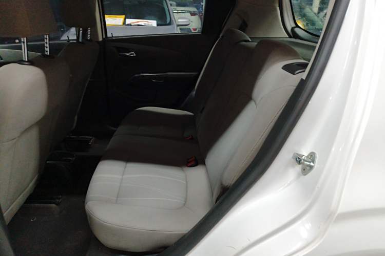 Used Chevrolet Aveo Sonic 2014 Hatchback 1.4SE AT Comfort Edition