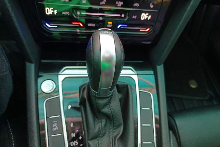 Used Volkswagen Magotan 2020 330TSI DSG Leading Model
