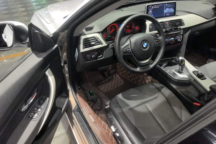 Used BMW 3 Series GT 2017 320i Sport Edition
