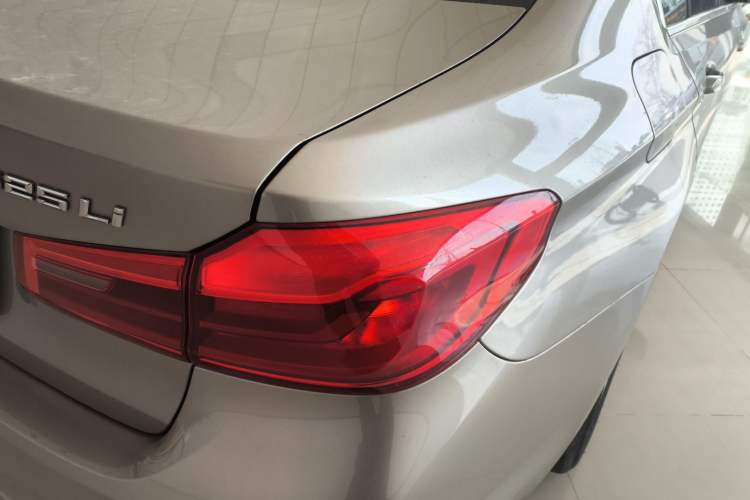 Used BMW 5 Series 2019 525Li Luxury Package
