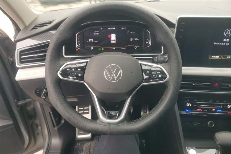 Used Volkswagen Tiguan L 2022 330TSI Automatic Two-Wheel Drive R-Line Enhanced Edition