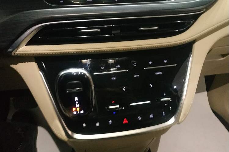 Used Buick GL8 2023 ES Lu Zun Deluxe Model
