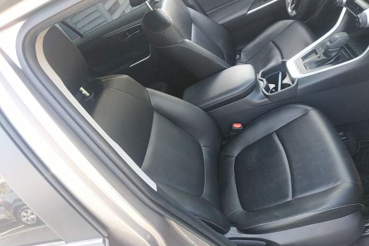 Used Toyota RAV4 2021 2.0L CVT Two-Wheel Drive Fashion Edition