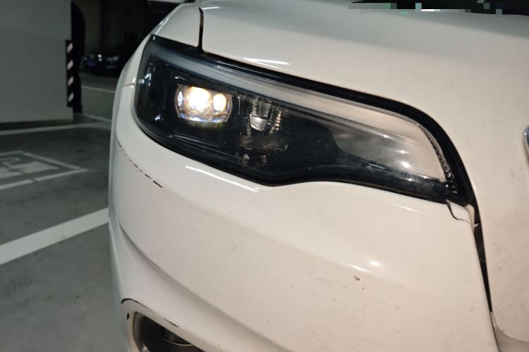 Used  Cherokee 2019 2.0T Two-Wheel Drive Smart Enjoyment Version China V
