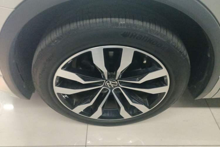 Used Volkswagen Tiguan L 2021 330TSI Automatic Two-Wheel Drive R-Line Flagship Edition
