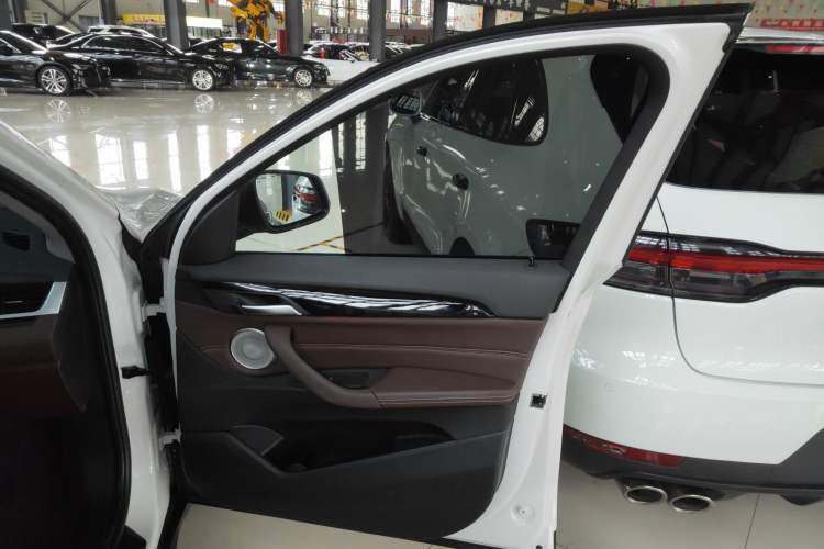 Used BMW X1 2022 sDrive25Li Leading Model
