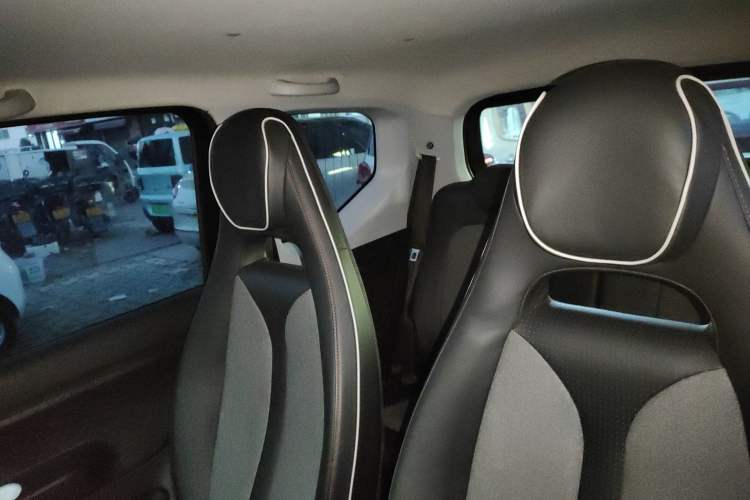 Used Wuling Hongguang MINIEV 2022 GAMEBOY 200km Play Edition with Lithium Iron Phosphate
