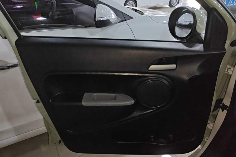 Used ORA Black Cat 2022 Updated Version 301 km Cute Pet Edition Lithium Iron Phosphate
