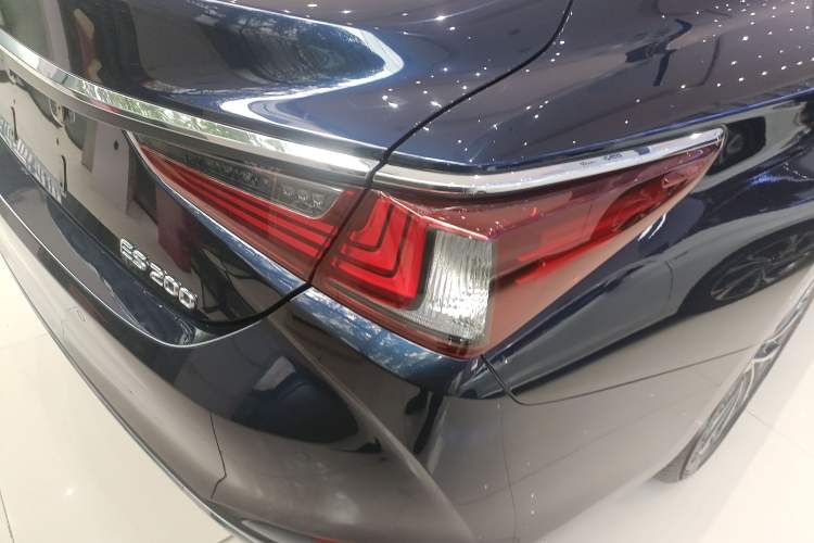 Used Lexus ES 2023 200 Excellence Edition