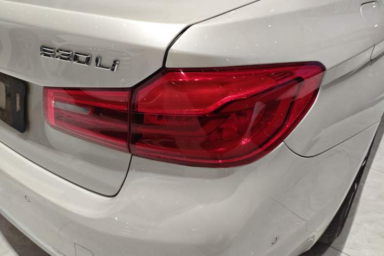 Used BMW 5 Series 2019 Facelifted 530Li Luxury Edition Premium Package
