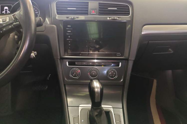 Used Volkswagen Golf 2020 200TSI DSG Comfortable and Ambitious Edition