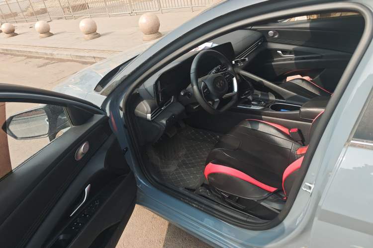 Used Hyundai Elantra 2022 1.5L CVT LUX Prestige Edition
