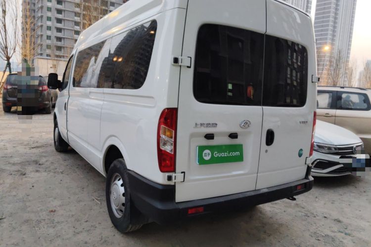 Used SAIC MAXUS Xintu V80 2024 Aotong Value Edition 6MT Long-Wheelbase Mid-Roof Model with 127 Ps Available in 6/7/8/9-Seater Configurations
