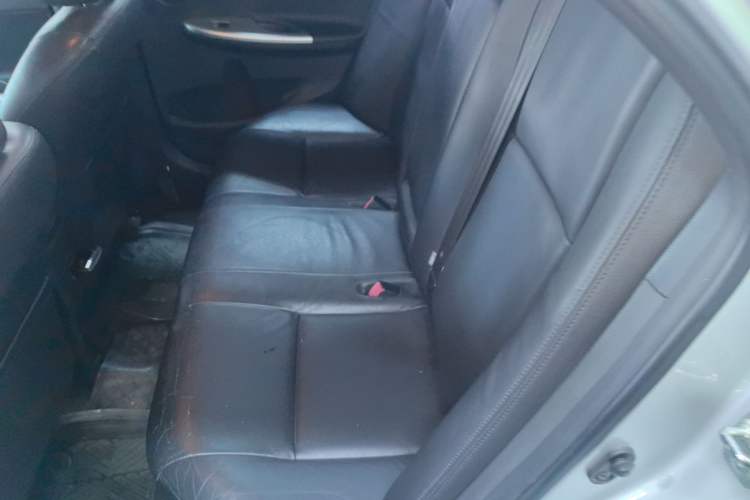 Used Toyota Corolla 2012 Luxurious Edition 1.8L CVT GL-i
