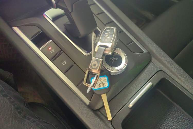 Used Great Wall Poer 2023 2.0T Commercial Version Automatic Diesel Two-Wheel Drive Elite Trim with Long Bed – GW4D20M
