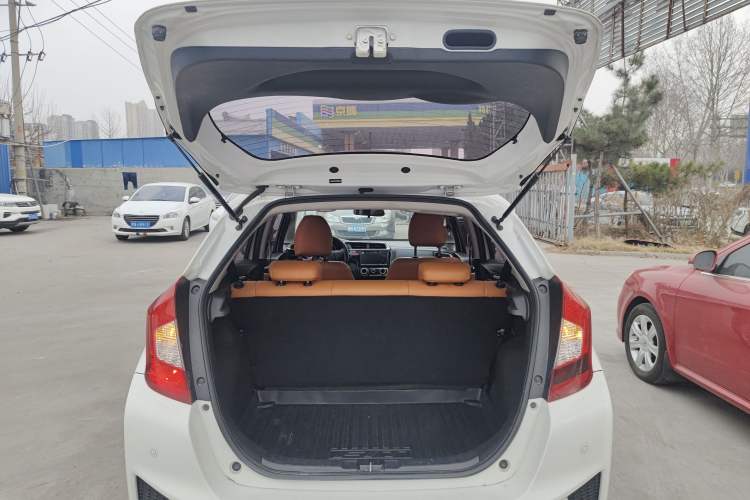 Used Honda Fit 2016 1.5L SES CVT Fashion Sunroof Edition
