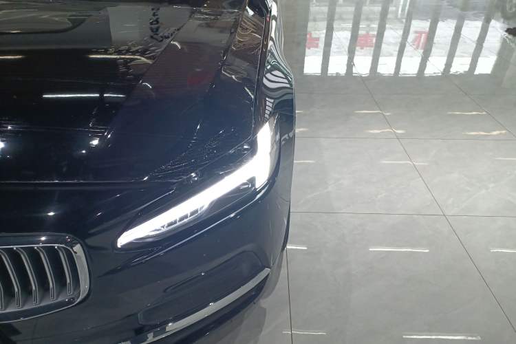 Used Volvo S90 2022 B5 Zhiyi Luxury Edition
