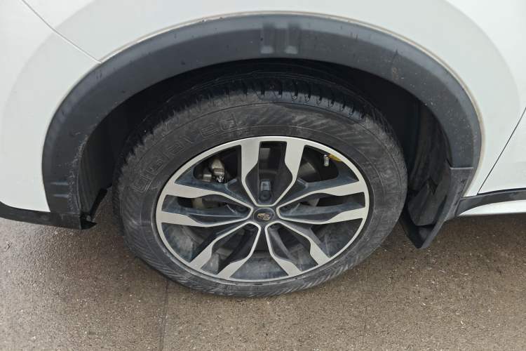 Used Roewe RX5 2016 20T Two-Wheel Drive Automatic Internet Smart Edition
