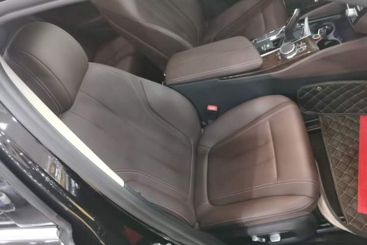 Used BMW 5 Series 2019 Facelifted 525Li Luxury Package
