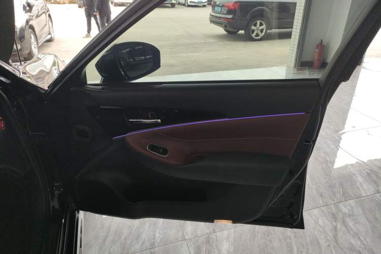 Used Toyota Crown 2017 2.0T Sport Edition
