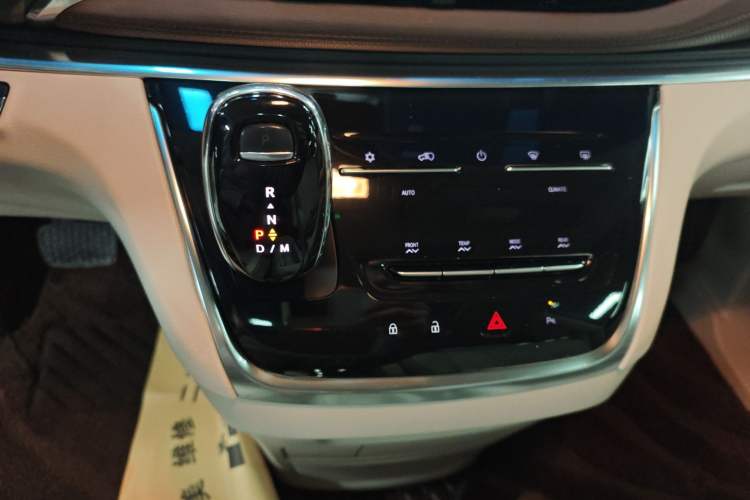 Used Buick GL8 2022 Land Business Class 652T Luxury Model
