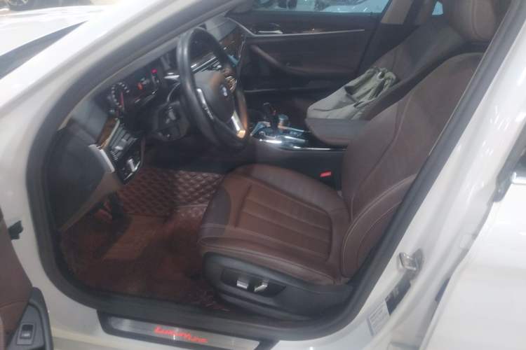 Used BMW 5 Series 2018 525Li Luxury Package