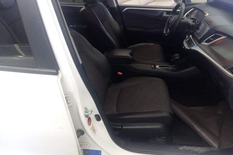 Used Honda Jade 2013 1.8L automatic Comfort version 5 seats