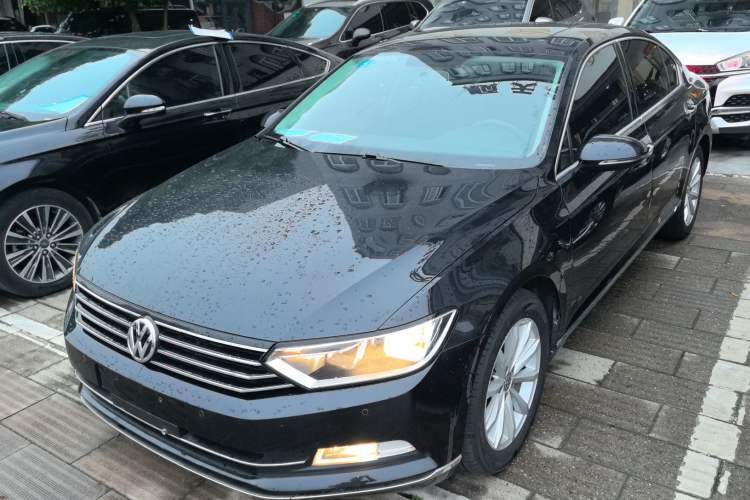 Used Volkswagen Magotan 2018 330TSI DSG Advanced Model
