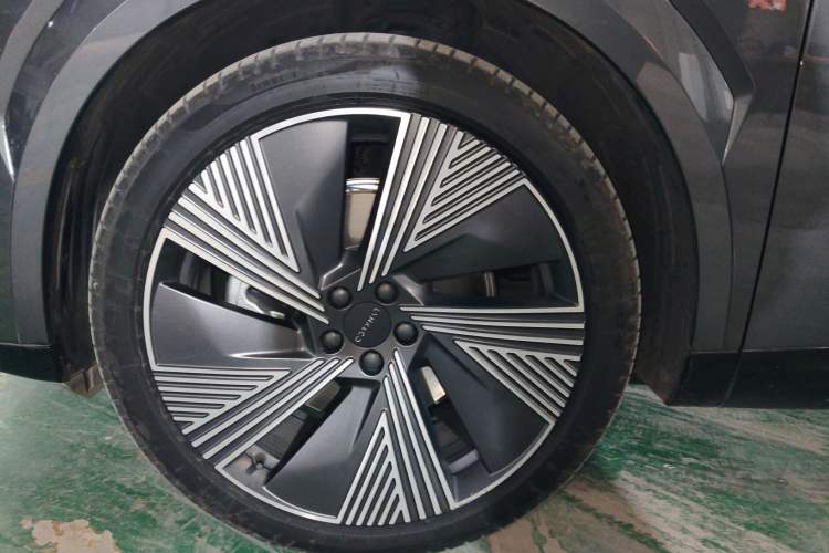 Used Lynk & Co 08 EM-P 2023 120km Long-Range Halo