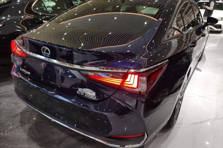 Used Lexus ES 2022 200 Excellence Edition

