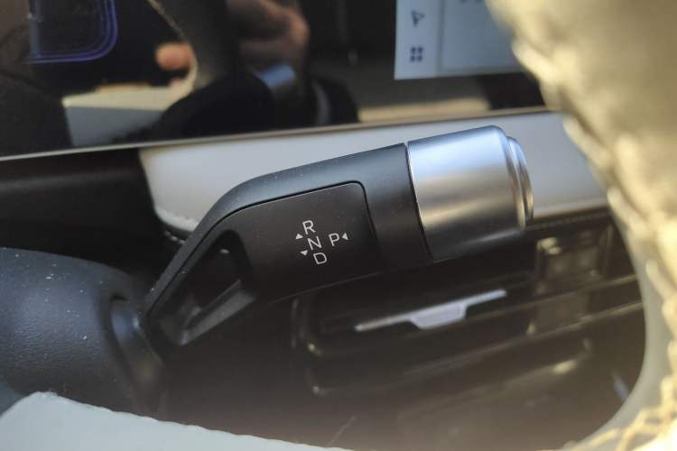 Used Geometry E Firefly 2024 401 km Fluorescent
