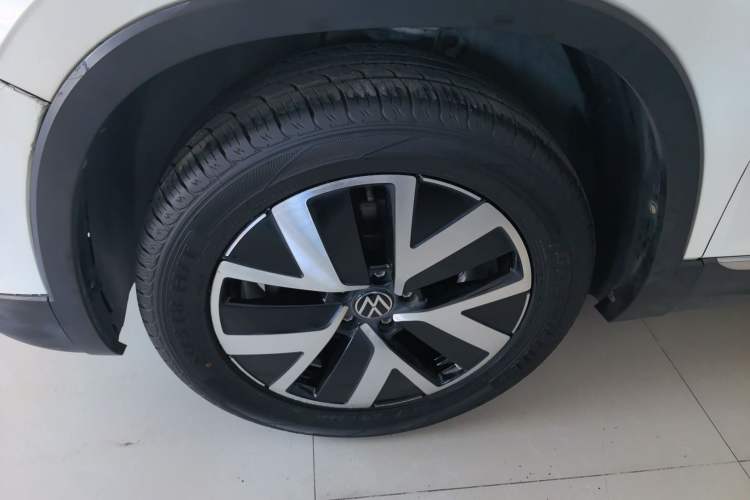 Used Volkswagen Tayron 2023 300TSI Two-Wheel-Drive Luxury Plus Advanced Edition
