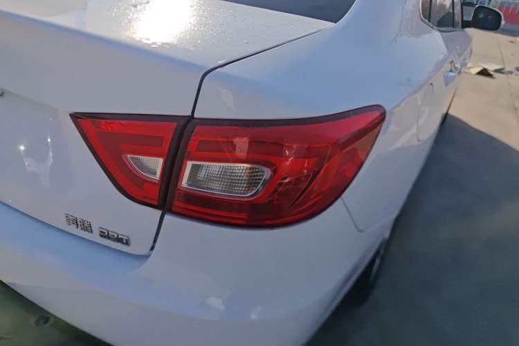 Used Bestune B30 2016 1.6L Automatic 10th Anniversary Edition
