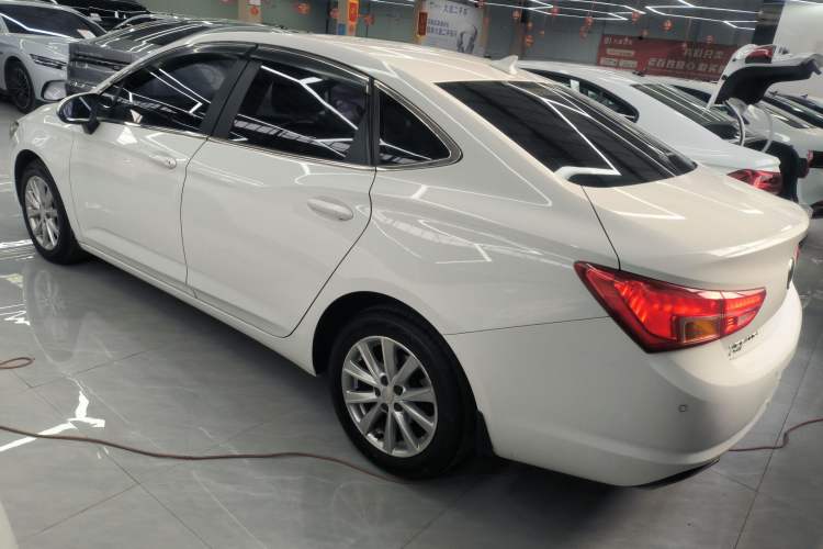 Used Buick Verano 2017 Sedan 20T Dual-Clutch Leading Model
