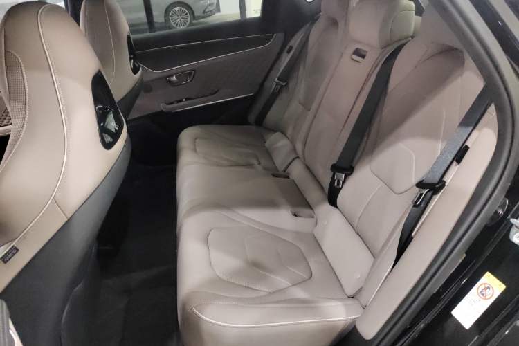 Used BYD Han 2024 EV Glory Edition 610 km All-Wheel Drive "Tian Shen Zhi Jia" Intelligent Driving Model
