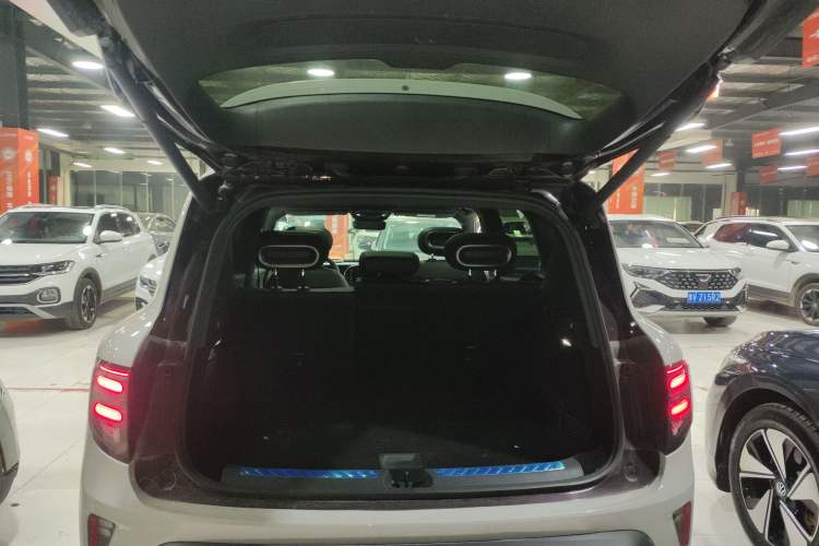 Used  #5 2024 Long-Range Journey Luxury Edition
