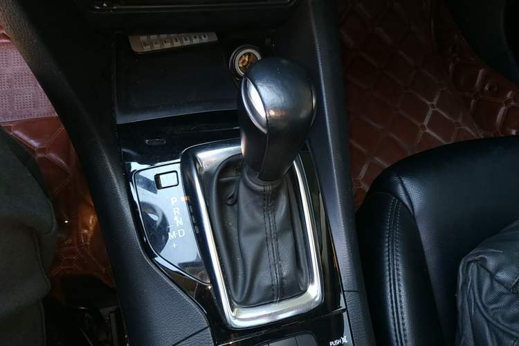 Used Mazda Mazda 3 Axela 2014 Sedan 1.5L Automatic Luxury Model
