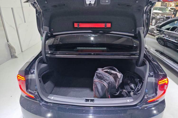 Used Volvo S90 New Energy 2020 Restyled T8 E-Drive Hybrid Zhiyi Luxury Edition
