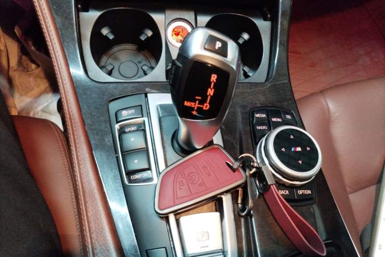 Used BMW 5 Series 2014 525Li Leading Model
