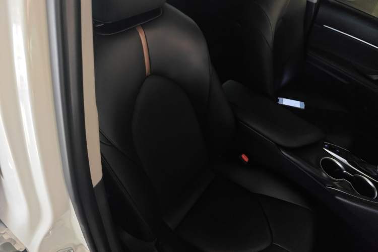 Used Toyota Camry 2021 2.0G Luxury Edition