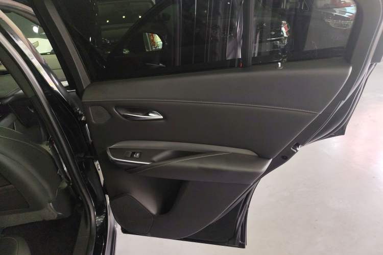 Used Cadillac XT4 2018 28T Two-Wheel Drive Leading Version
