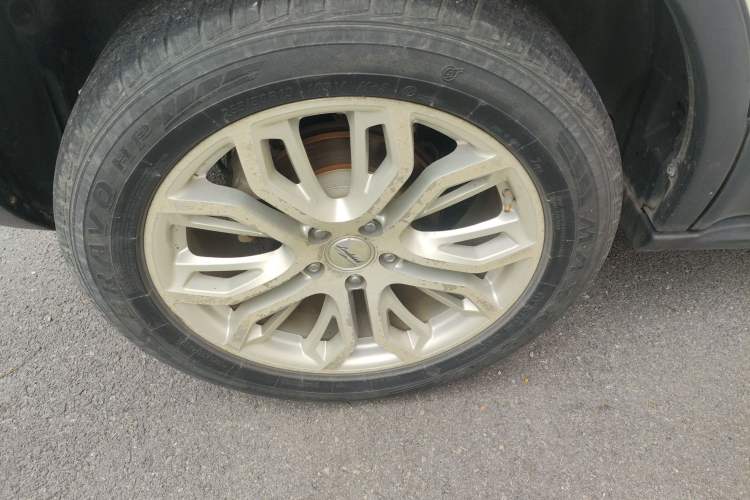 Used Land X7 2015 2.0T Panoramic Prestige Edition
