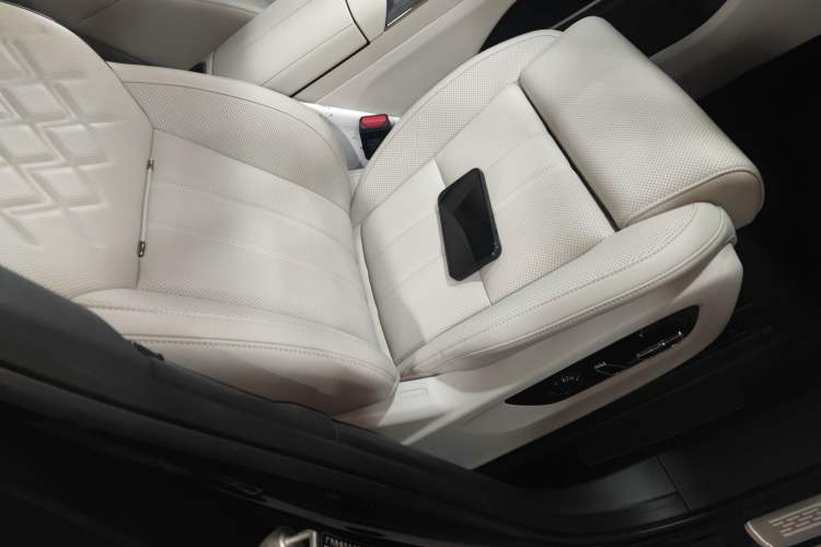 Used GAC Trumpchi Xiangwang M8 2025 Kunkun Series Ultra First-Class Cabin
