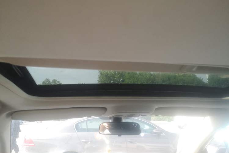 Used Geely Auto Vision 2019 Upgraded Model 1.5L CVT Luxury Version China VI Standard
