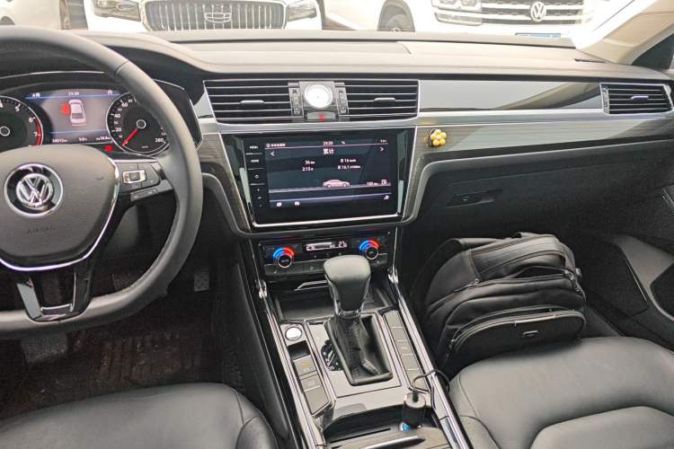 Used Volkswagen Phideon 2018 Revised Version 380TSI Two-Wheel Drive Business Edition