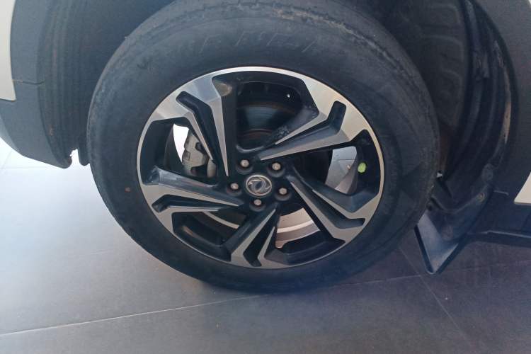 Used Dongfeng Aeolus AX7 2016 2.0L Automatic Zhiyi Trim
